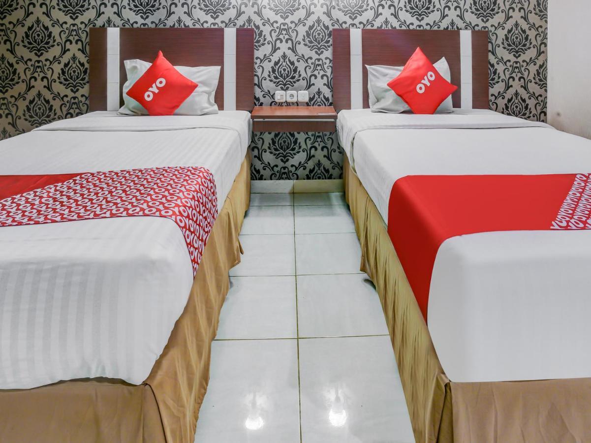 Oyo 3936 Hotel Trisula Makassar Kültér fotó