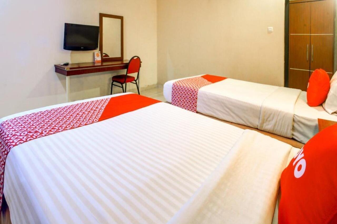 Urbanview Trisula Hotel Makassar Kültér fotó
