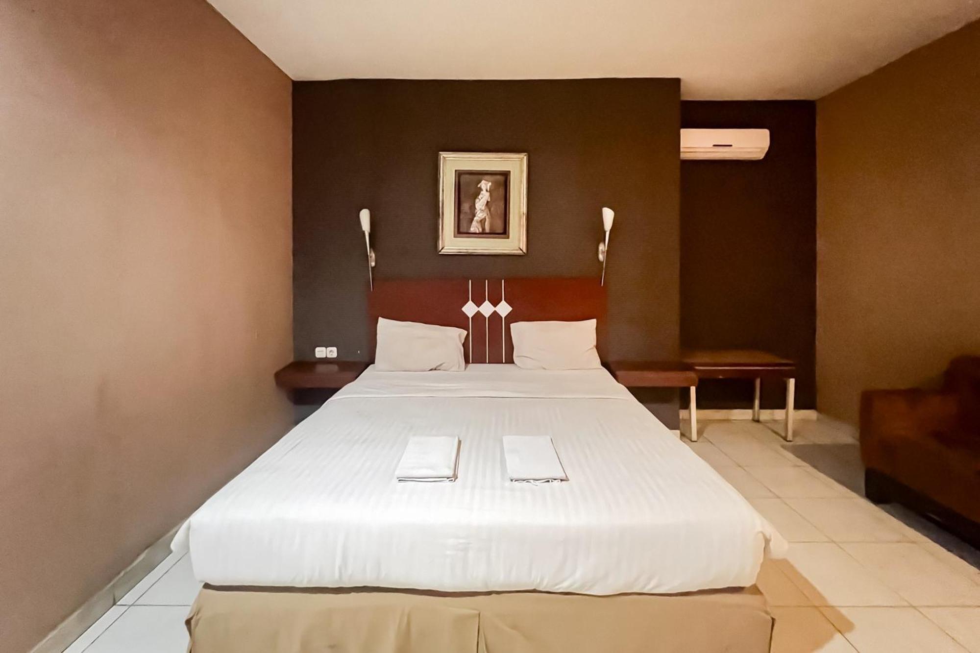 Urbanview Trisula Hotel Makassar Kültér fotó