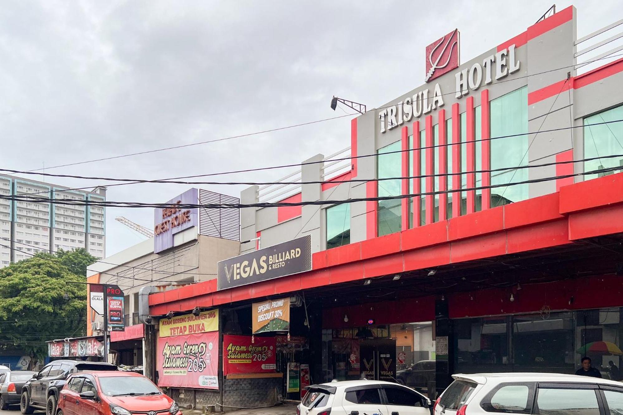 Urbanview Trisula Hotel Makassar Kültér fotó