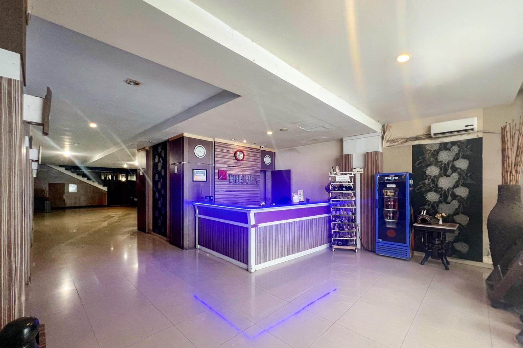 Urbanview Trisula Hotel Makassar Kültér fotó