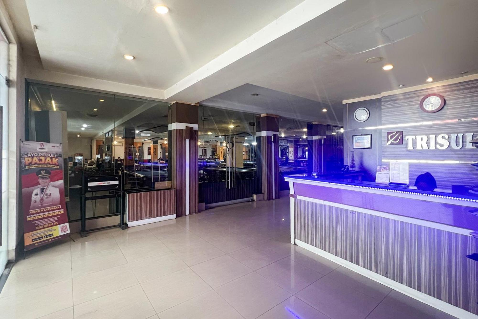 Urbanview Trisula Hotel Makassar Kültér fotó