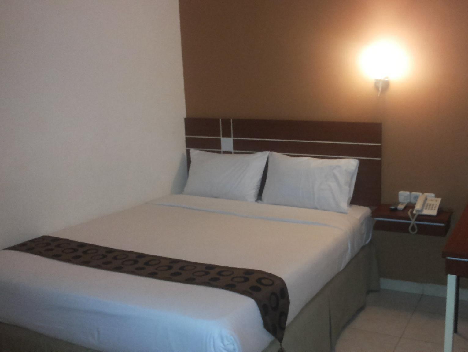 Urbanview Trisula Hotel Makassar Kültér fotó